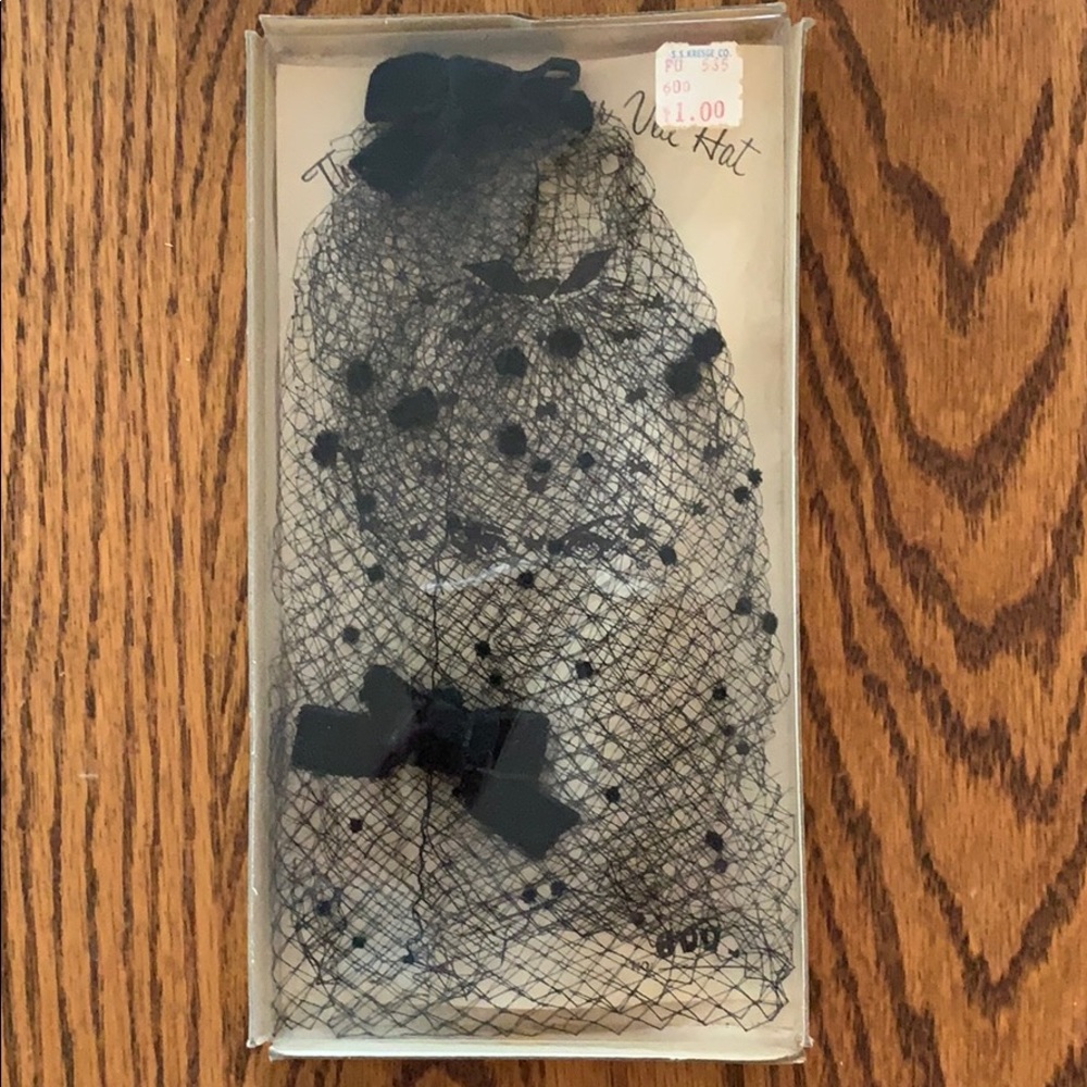 Vintage Glamour Veil Hat